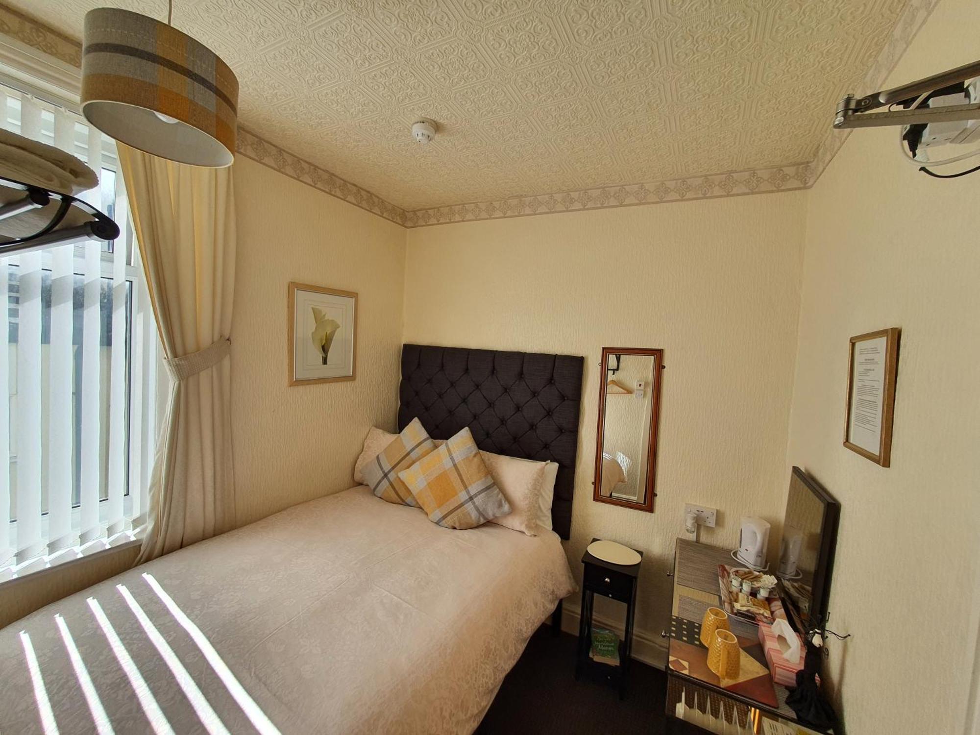 Windsor House Bed & Breakfast *