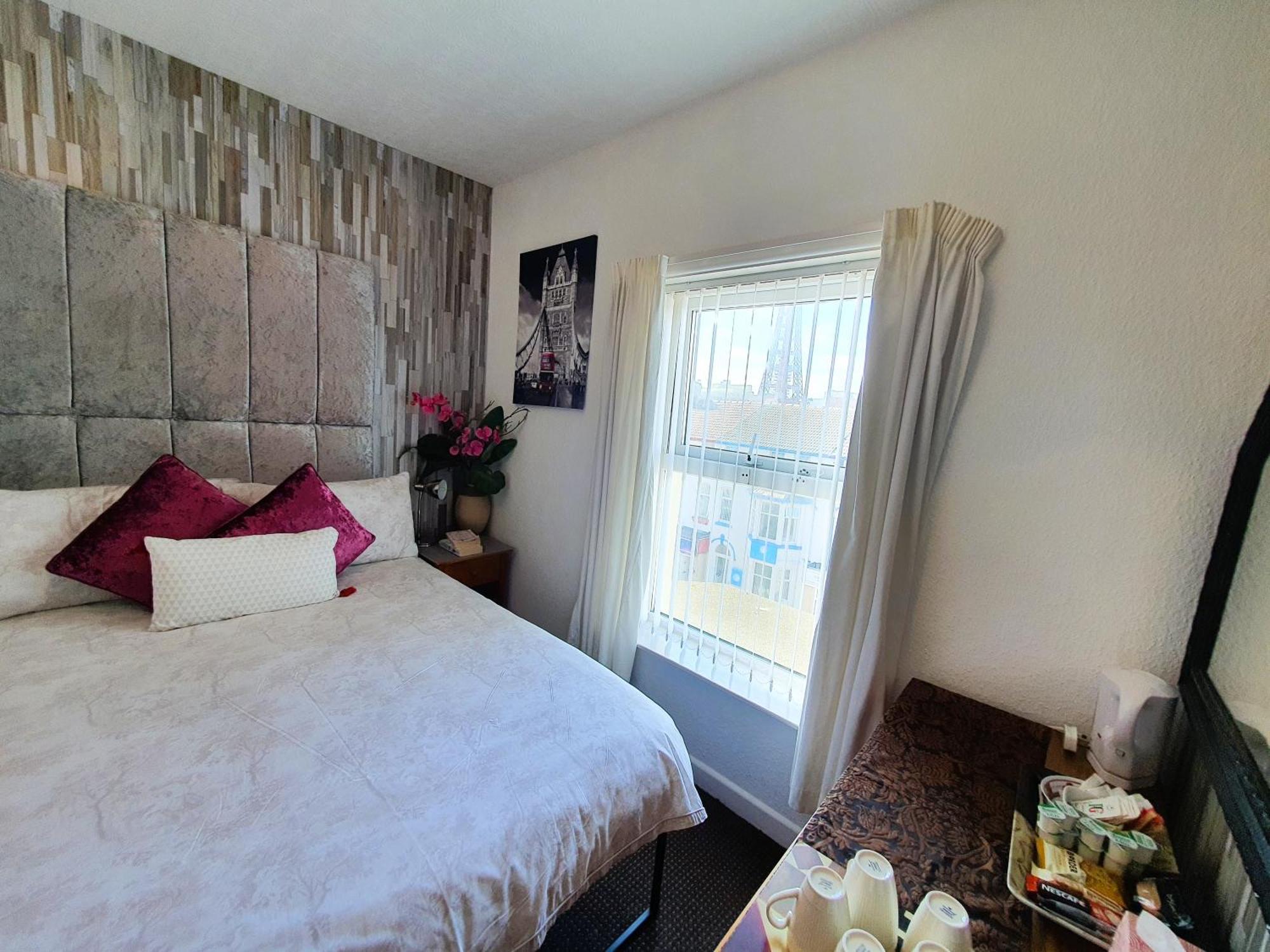 Bed & Breakfast Windsor House